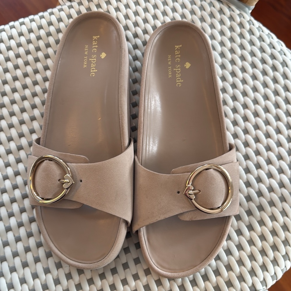 Kate Spade Tan Sandals with Gold Buckle - Picture 2 of 3